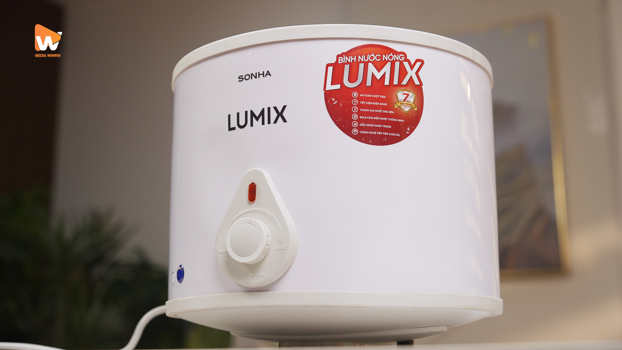 Cận cảnh bình nước nóng Lumix Sơn Hà sản xuất tại nhà máy Bắc Ninh